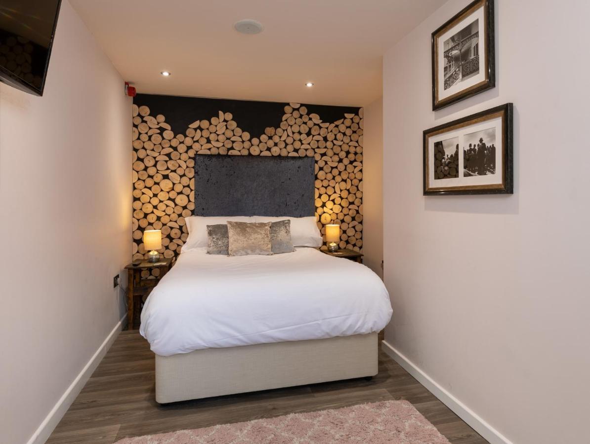 The Stable Suite At York Racecourse Exteriör bild